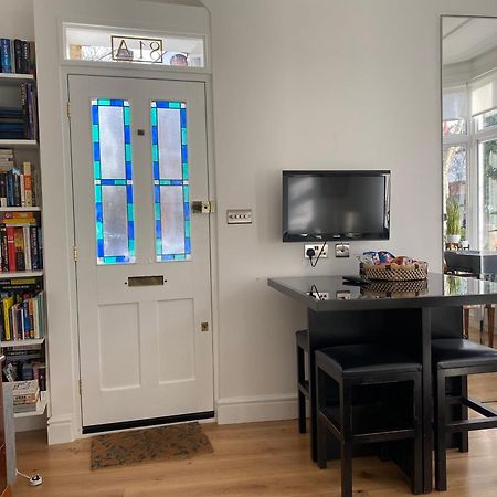 Apartamento Interior Designed Flat Near Kew Botanical Gardens Londres Exterior foto